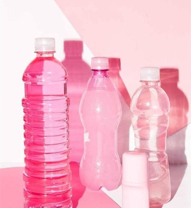 显白|黑黄皮就不能随心所欲穿衣?参考佟丽娅的选色技巧,让你显白N倍