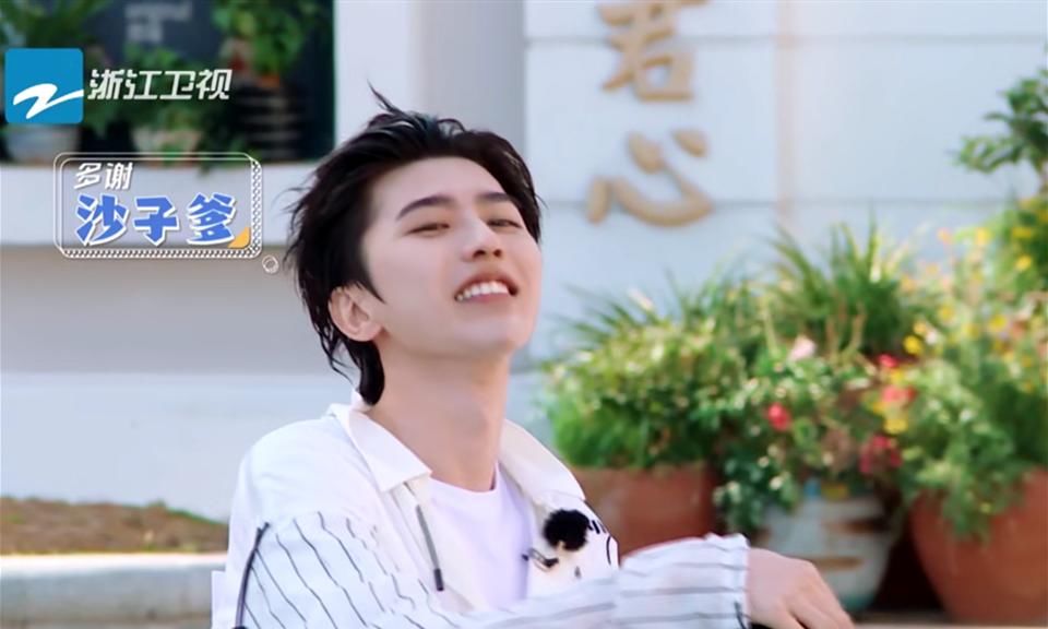  真名|原来“蔡徐坤”不是原名？当他的真名曝光后，网友直呼：幸亏改了