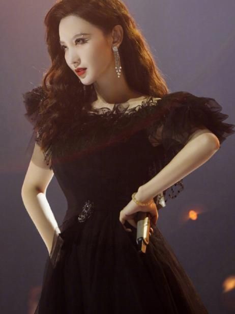  孟佳|《乘风破浪的姐姐》复活赛投票将截止，战况胶着堪比婧、创成团夜