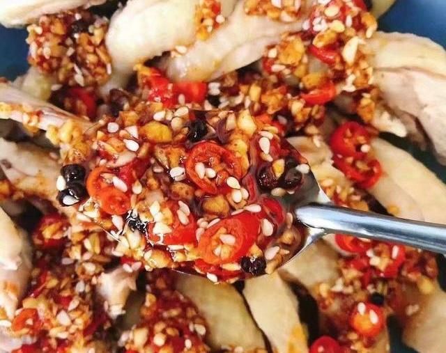 川菜|说鸡肉不香了,是没吃过味压江南十二州,川菜精髓“口水鸡”