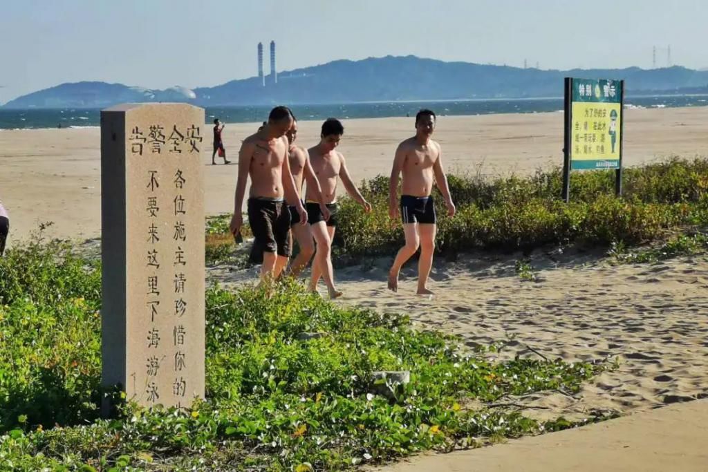  隐患|海湾大桥下、南山湾处“野泳者”络绎不绝！隐患多，勿拿生命当儿戏！