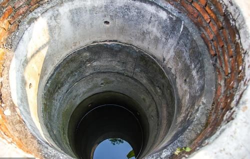  离家出走|女子带1岁儿子离家出走，不久后2人尸体出现在井里