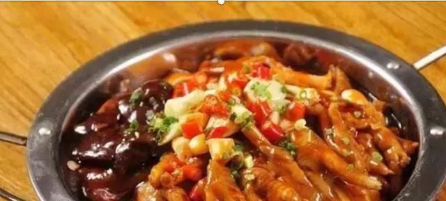  辣椒|精选美食：烧椒拌茄子、猪肚烧凤爪、花椒牛小排、双色鸡块的做法