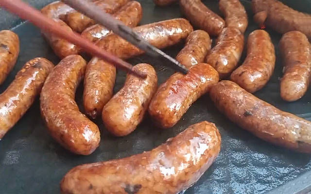  糯米|软软糯糯的糯米肠，开锅那一刻馋了，吃了一口就忘不了