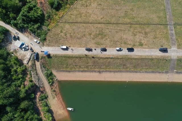 人行凶|曾春亮落网，主要是谁的功劳？古怪行为让人猜不透