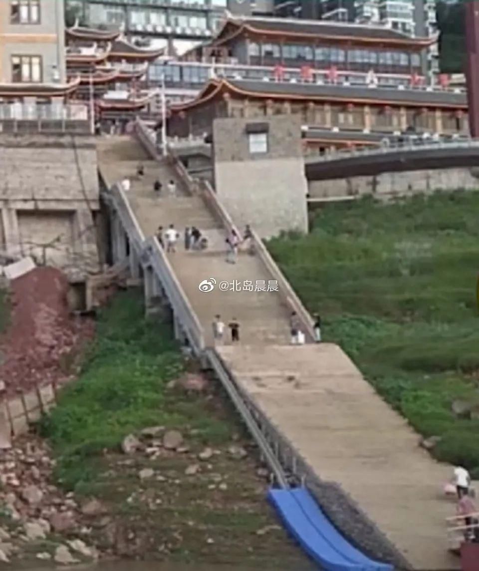  职场|“老店长”黄晓明搭档“新人”赵丽颖，《中餐厅4》又刷新职场组合了？