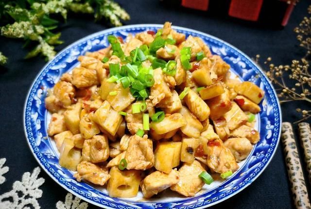  莲藕|秋天，常吃这碱性食材，和鸡肉是绝配，脆爽入味，孩子爱吃胃口好