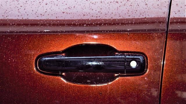  特别版车型|谁是最酷的酷路泽？酷路泽黑金刚当之无愧 有兴趣来看看