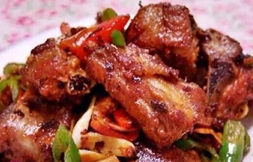  盐焗鸡|精选食谱：蒜香鸡翅、卤味酥排骨、水晶盐焗鸡 、白胡椒虾的做法