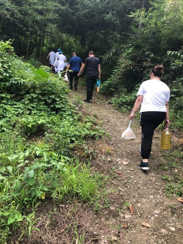 周至|周至籍董事长赵银良回乡送爱心