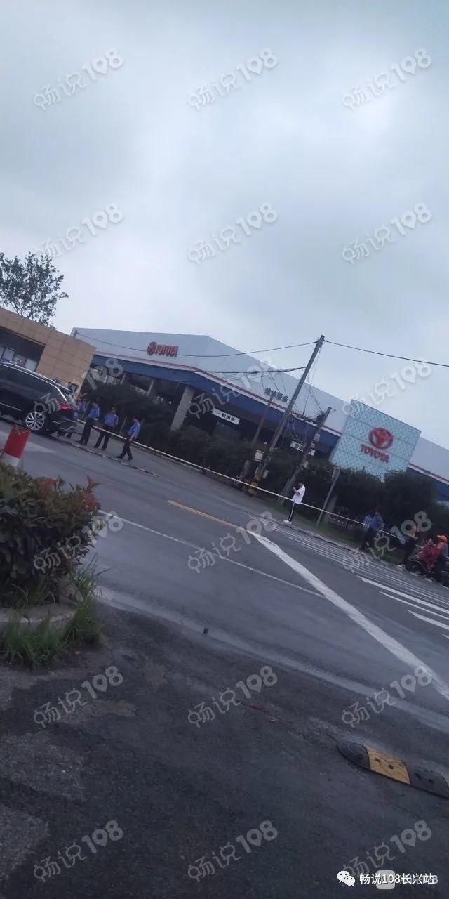  警察|新农都附近来了好多警察，现场拉起二三十米警戒线