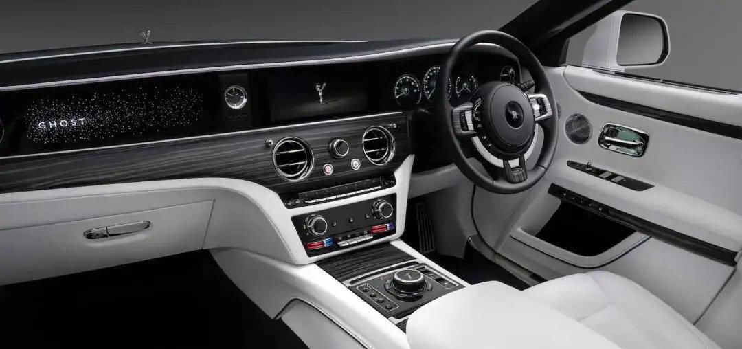  首发|Cars01车闻丨全新一代劳斯莱斯-古思特全球首发！