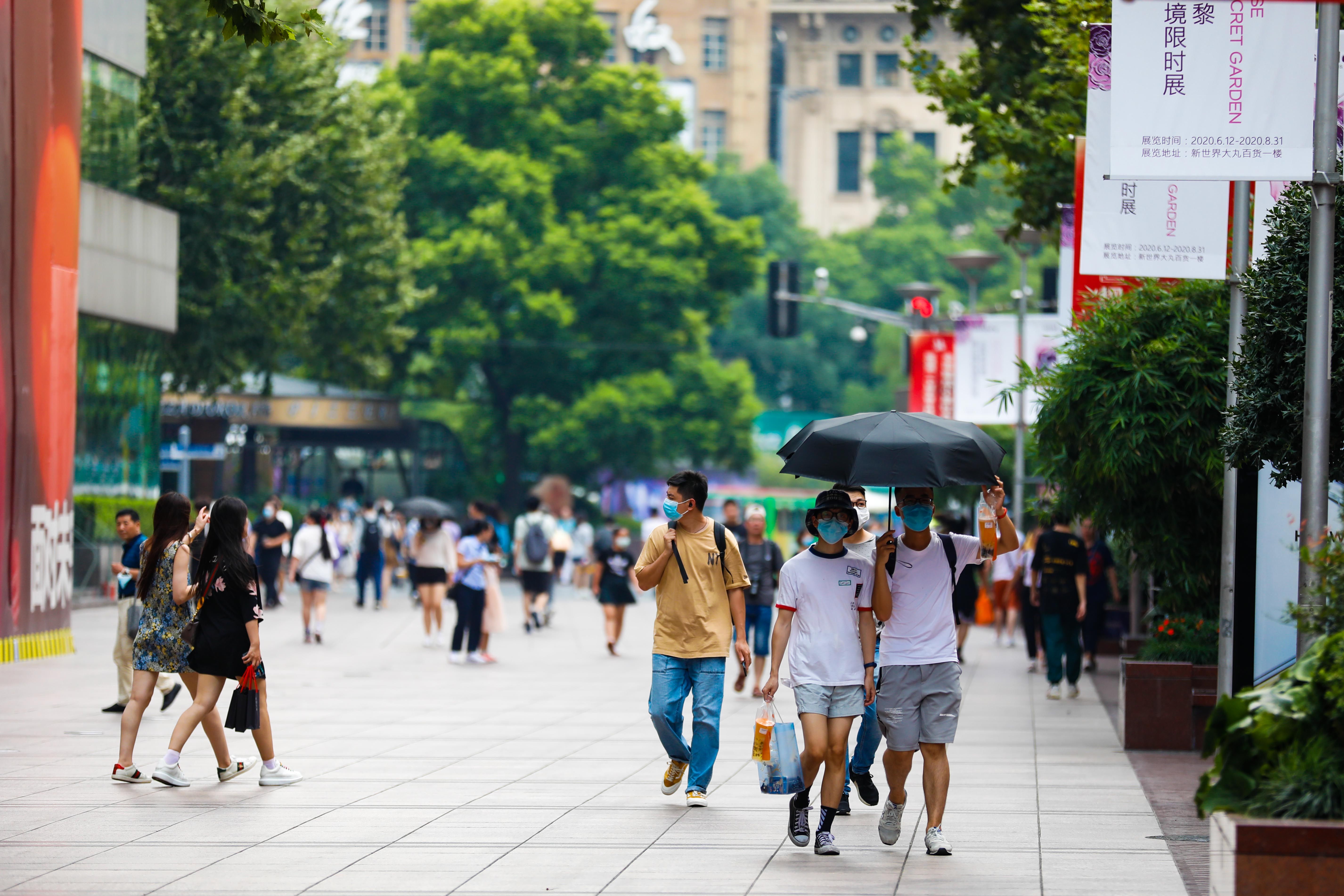 降雨|“烧烤模式”继续，今夏首个高温橙色预警来了！今最高温36.8℃，明有降雨，气温回落