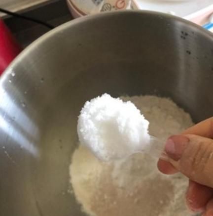  馒头|做馒头时，别只会加酵母！多加这3样，馒头白白嫩嫩，蓬松暄软