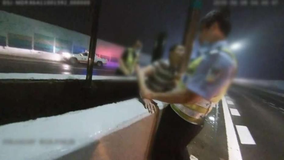  高速公路|高速公路上“躲猫猫” 这演的是哪一出？