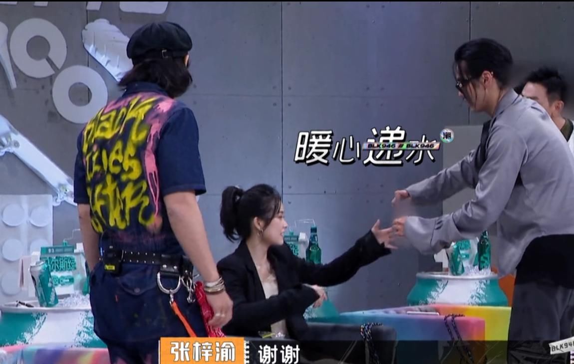  吓坏|《潮玩人类在哪里》女选手晕倒吓坏吴亦凡，李灿森独特潮流观点