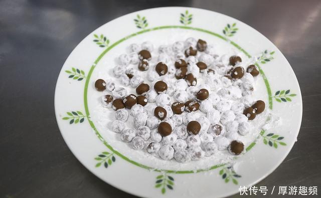 饮品|这道牛奶饮品真霸气，黑红的珍珠好Q弹，多一步降低热量放心喝