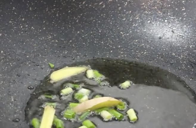 家常|西葫芦经典家常做法,做法简单,营养丰富,是道不错的下饭菜