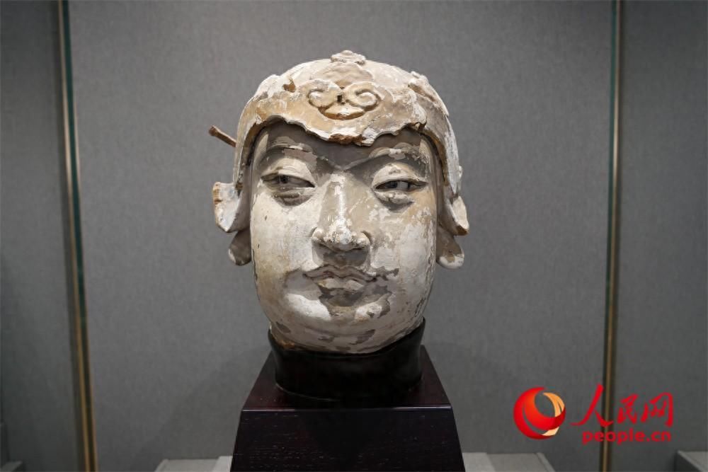 台湾中华人间佛教联合总会向国家文物局捐赠30件文物