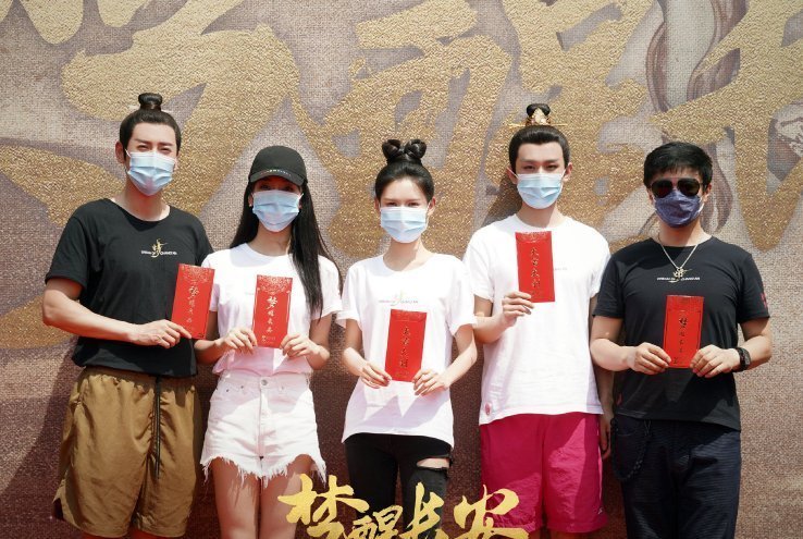  成毅录|成毅录完《奔跑吧》后，网传新剧已经安排上了，还是熟悉的女主