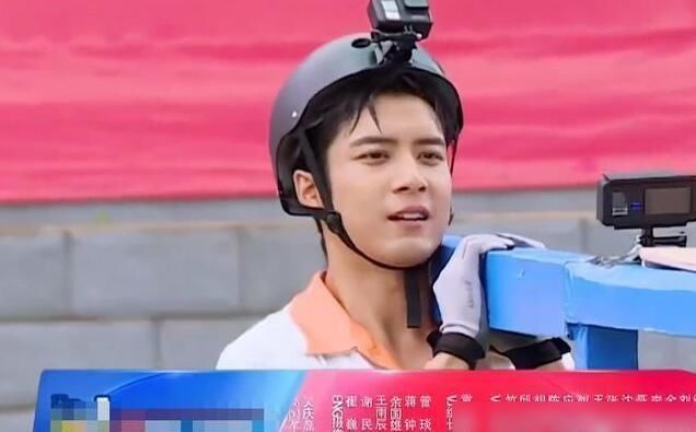  连刷|下一个跑男8号要一个大火炉，王嘉尔李沁做客，连刷两次都不好玩