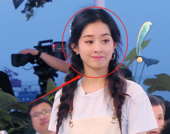  温柔|赵丽颖节目遇到熊孩子哭，看清她哄娃的方式，不愧是当妈的人了