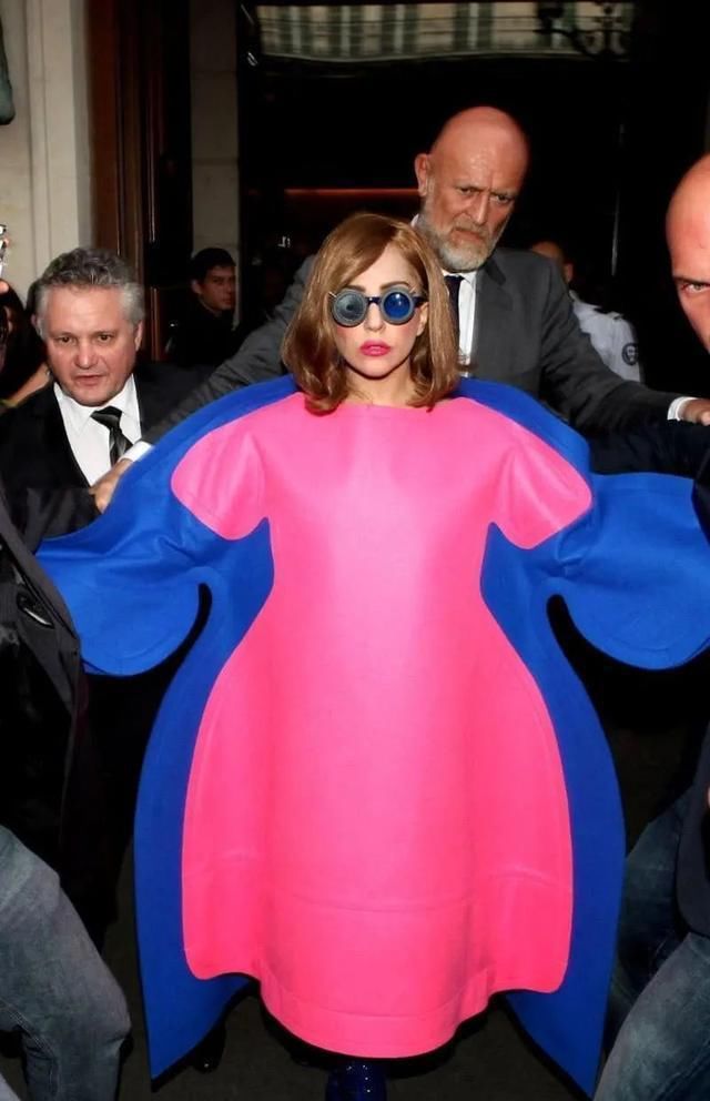 黑色|川久保玲:永远不想失去反叛的能力