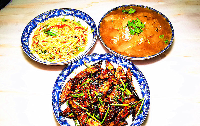  晚餐|一家3口的晚餐，3个家常菜，成本不到5块钱，网友：是肉不香吗
