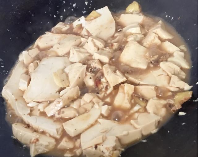  鲜嫩|鱼滑豆腐锅，教你简单做法，鱼香腐滑，鲜嫩美味?