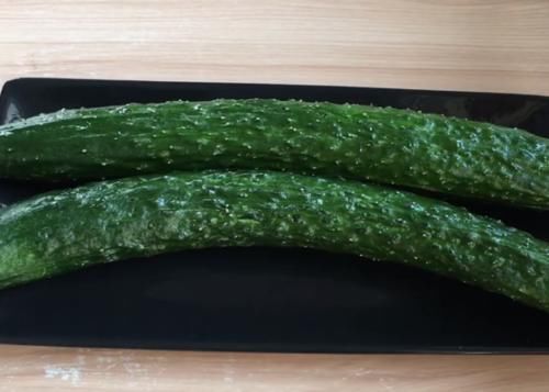  黄瓜|居家自制黄瓜宽面，弹软筋道，简单好吃，老少皆宜的家常美食