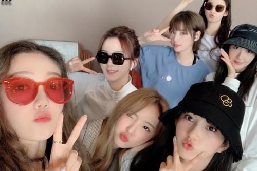  颜引热议|硬糖少女关闭滤镜后，王艺瑾张艺凡变化不大，希林娜素颜引热议！