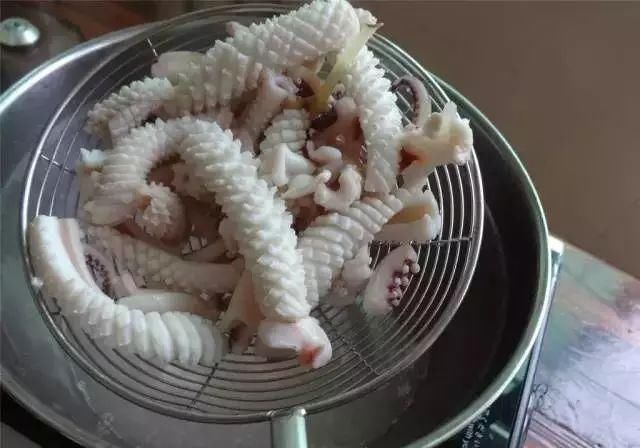 切成|教你切花刀!轻松做出鱿鱼花卷、开背虾、松鼠鱼→