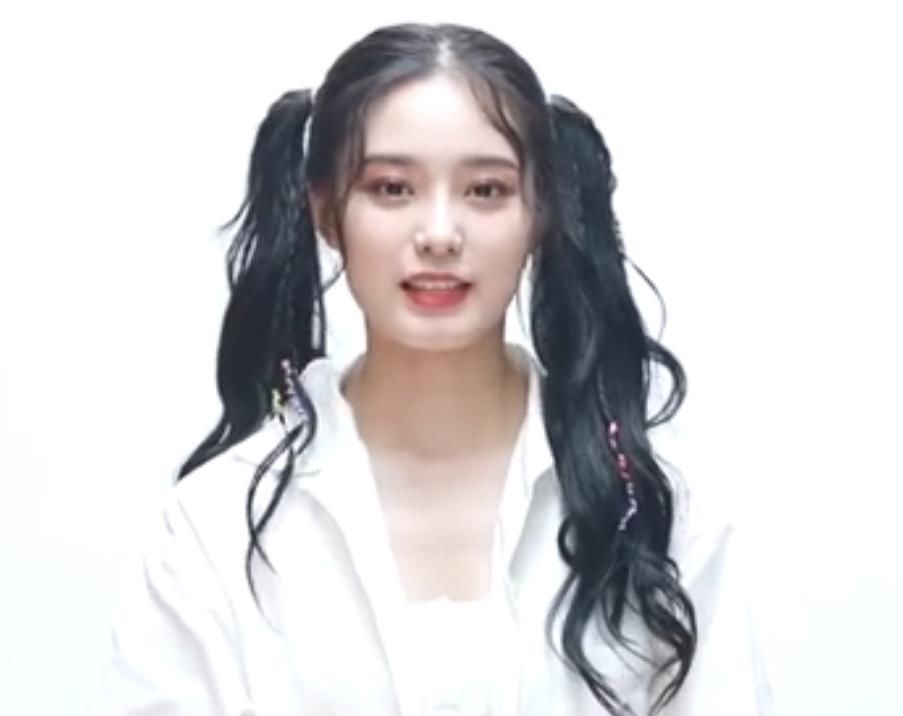  徐艺洋|硬糖少女陈卓璇和徐艺洋录同档电竞综艺，徐艺洋全程憋笑，陈姐厉害了