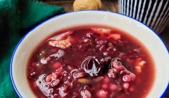 白发|坚持喝了3个月这粥,白发少了,气色好了,闺蜜效仿也做给妈妈喝