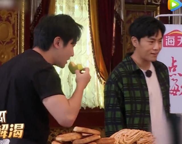  玩游戏|同样玩游戏，《极挑》导演组比《跑男》就是会玩！这个后路太机智