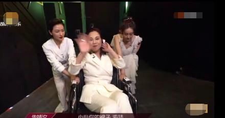  艺人|创造医学奇迹的艺人！右手臂粉碎性骨折，万茜5天后就开始练舞