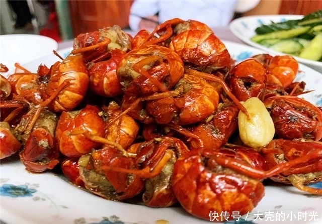 老婆|婚后陪老婆回娘家,丈母娘下厨做了一桌菜,上桌后让我进退两难