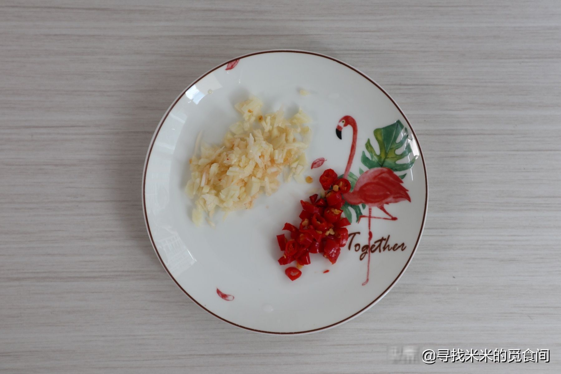 美味|培根金针菇这样做,鲜香美味口感好,酱汁拌饭更过瘾,太下饭了