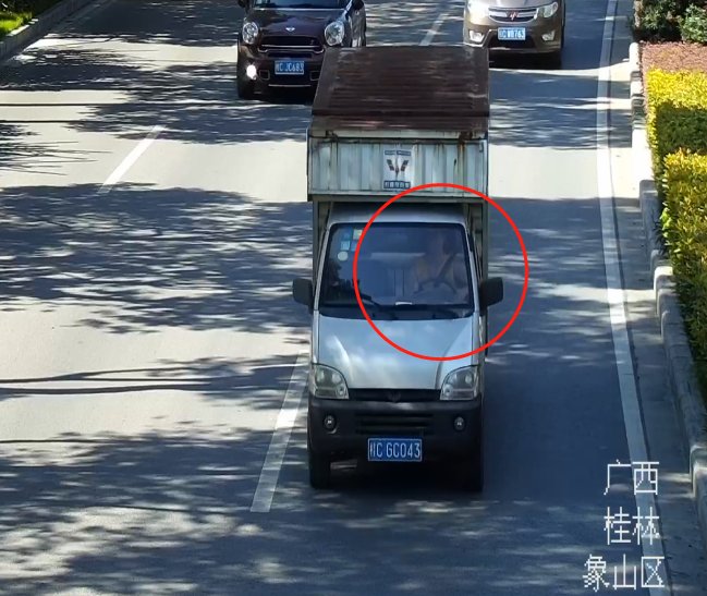 赞台|桂林交警蜀黍镜头里的你，太美了！| 创城点赞台五