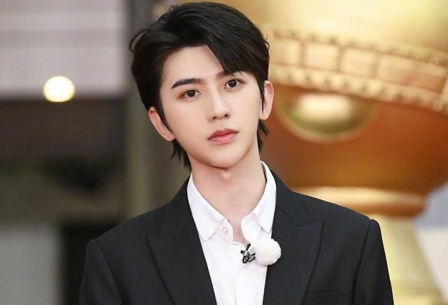 徐坤和郭麒|《奔跑吧》蔡徐坤一个举动赢好评,原来蔡徐坤人品这么好