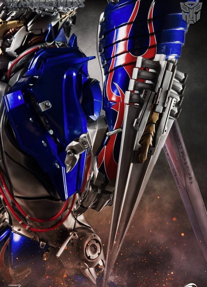  亮相|全球限量！《变形金刚5》擎天柱天价全身雕像正式亮相！