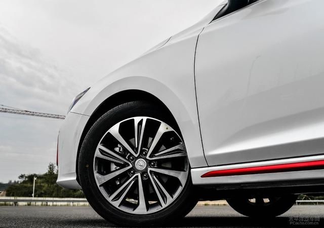 设计|180匹才卖十万?试驾长安锐程CC蓝鲸版