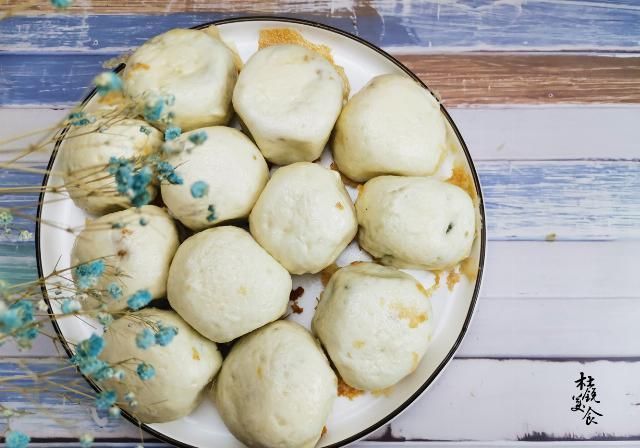 地道|掌握这4点,在家也能做出地道水煎包,馅大皮薄焦香酥脆吃不够