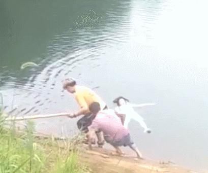  妈妈|“他去世的时候，他妈妈正在发朋友圈！”