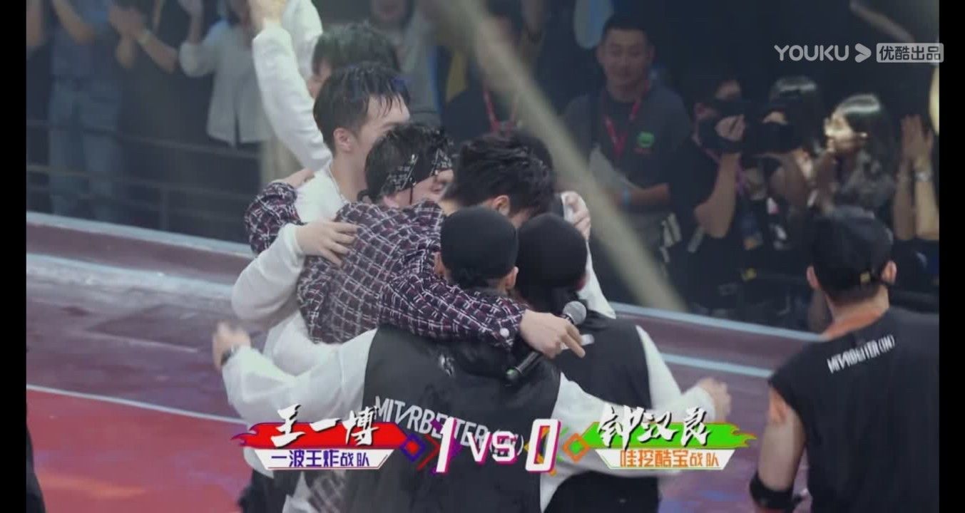  舞台|《舞街3》水舞台失败遭差评，整体观感凌乱又邋遢，多位舞者受伤