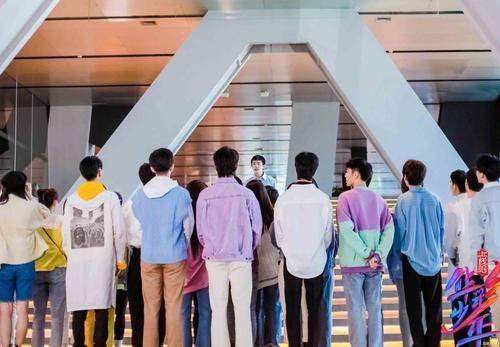  笔试|央视选秀《华彩少年》开始录制，易烊千玺现身，首轮考验是笔试