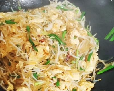 绿豆芽|家庭版炒合菜【绿豆芽粉条炒鸡蛋】