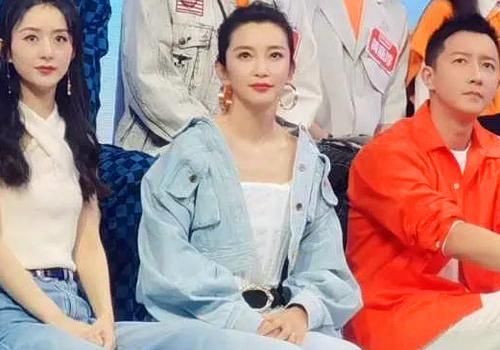  赵丽颖|赵丽颖王一博为何在《天天》互动频繁，《快本》却少有交流？看到主题便懂