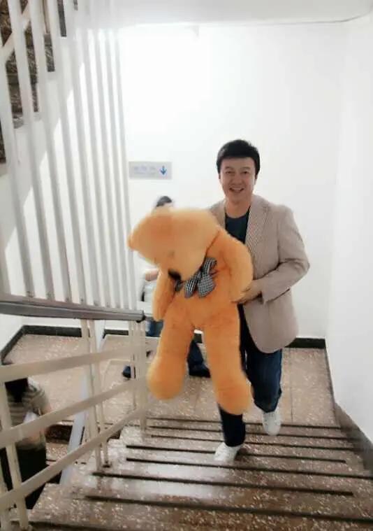  寂寞|吕继宏六十岁了，渴望有个家，一个人的生活，毕竟有些寂寞孤单