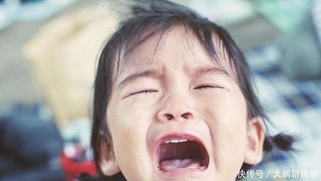 妈妈|猖狂人贩子当众抢娃，亲妈却被反咬一口，宝妈急中生智化解危机